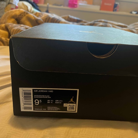 2023 AIR JORDAN 1 MID GYM RED BLACK TOE’ - Picture 3 of 7